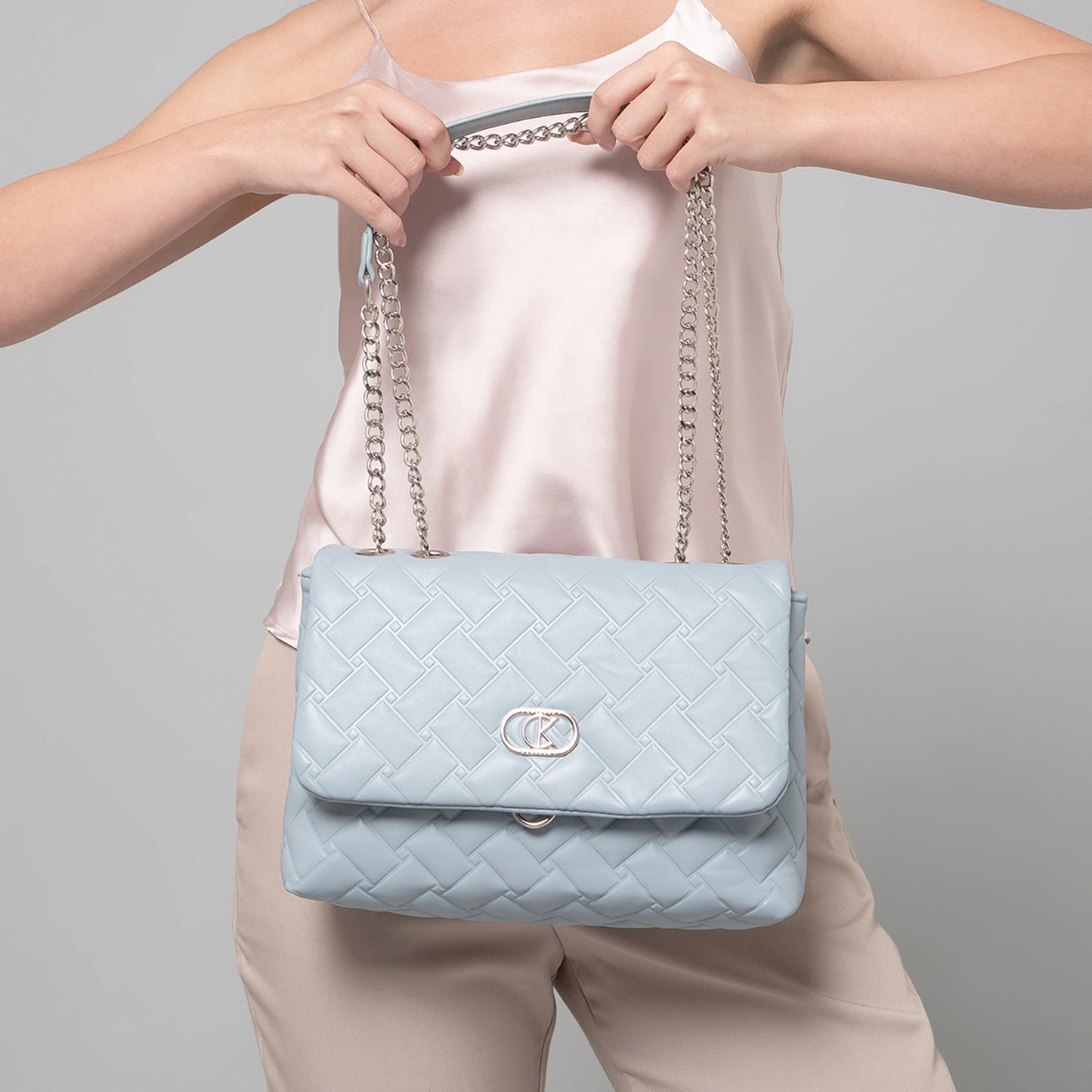 KLARA Shoulder Bag