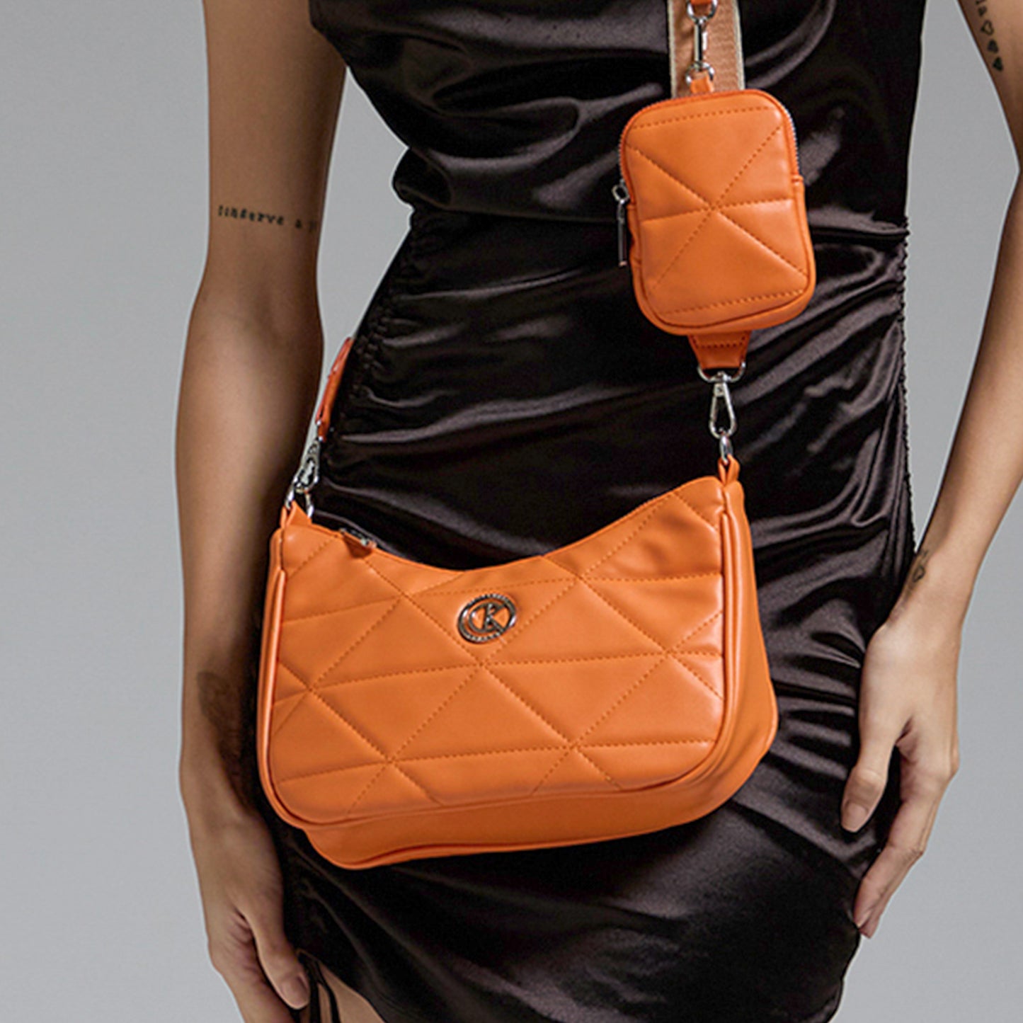 WILLA Crossbody Bag