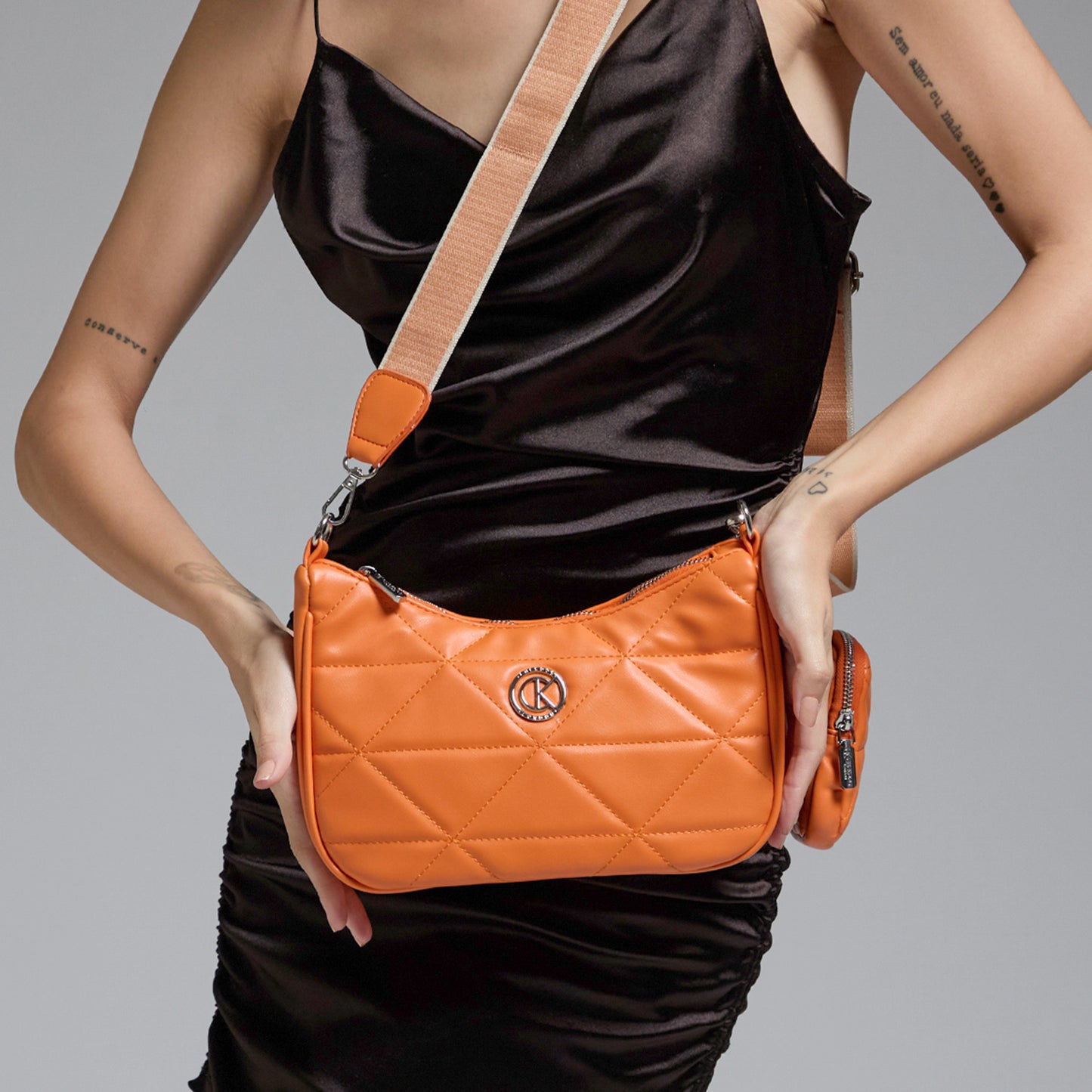 WILLA Crossbody Bag