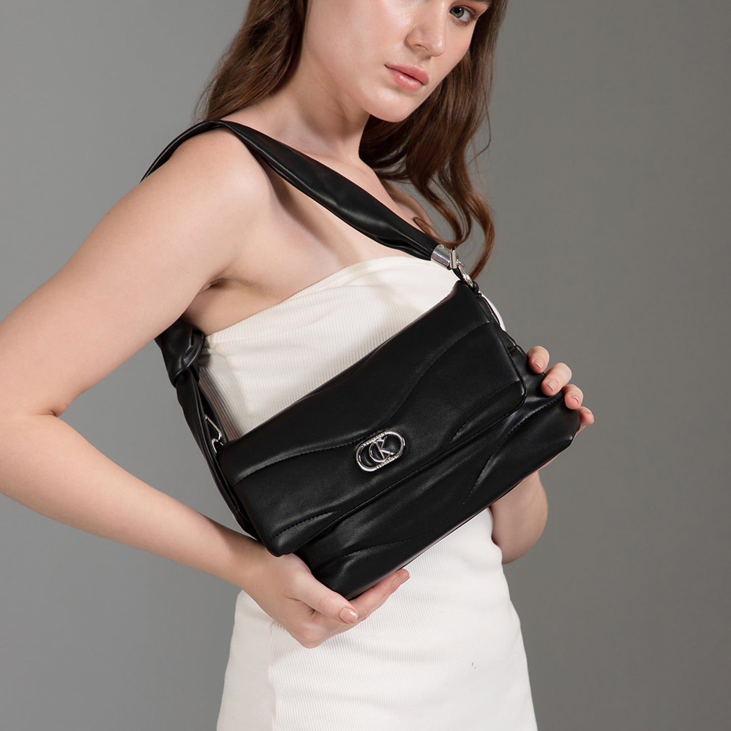 ARETE Shoulder Bag