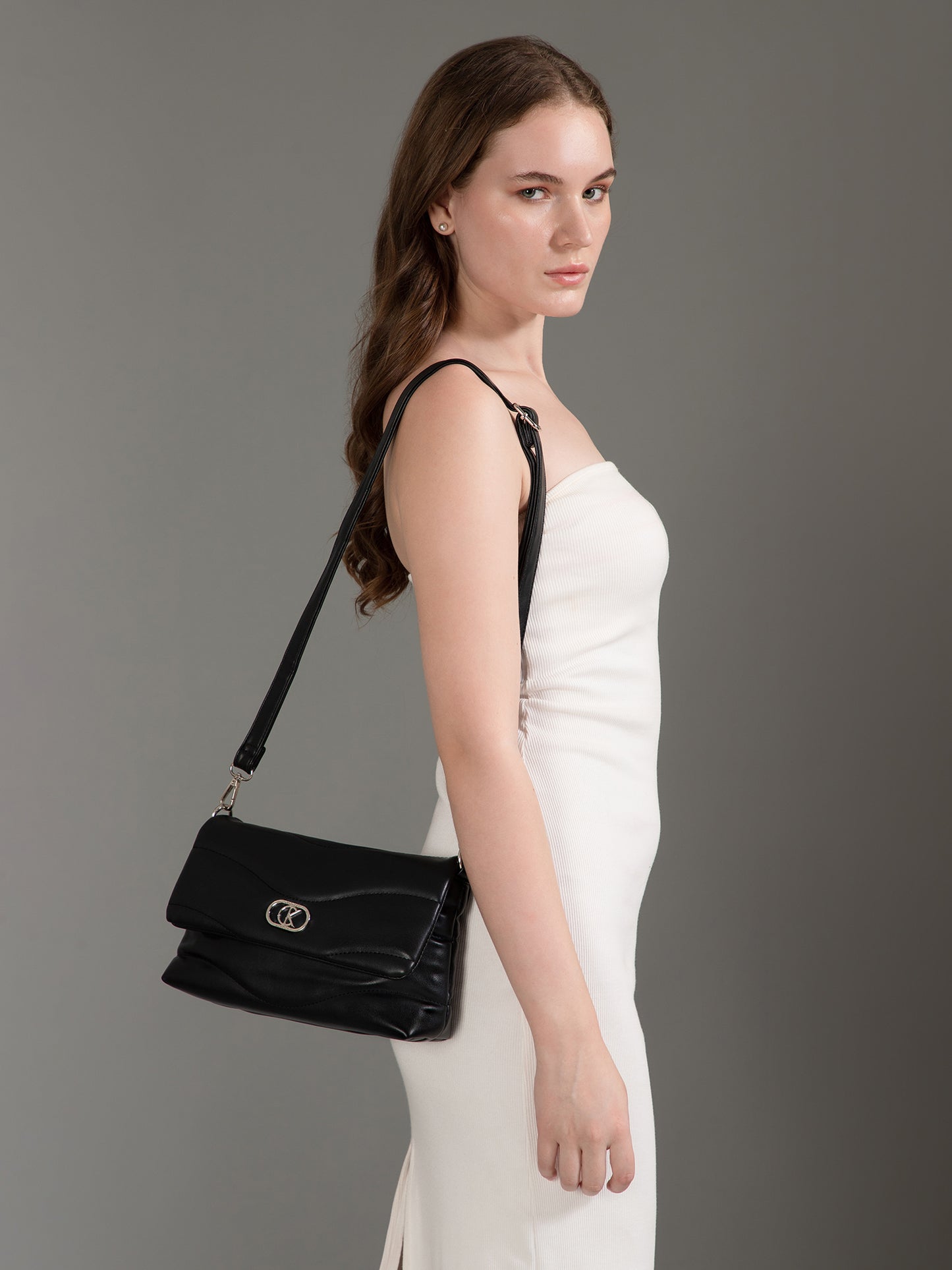 ARETE Shoulder Bag