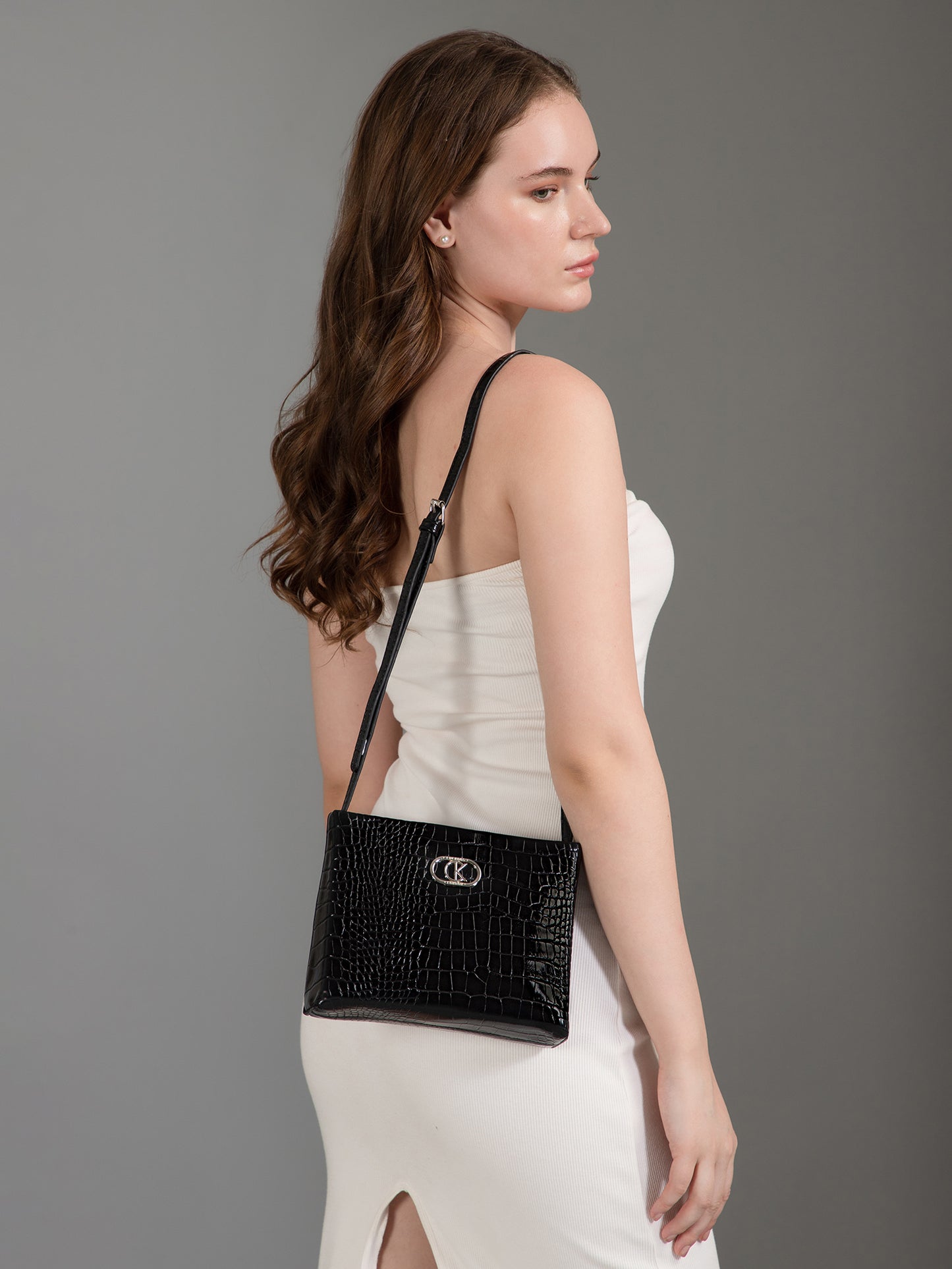 ZOE Shoulder Bag